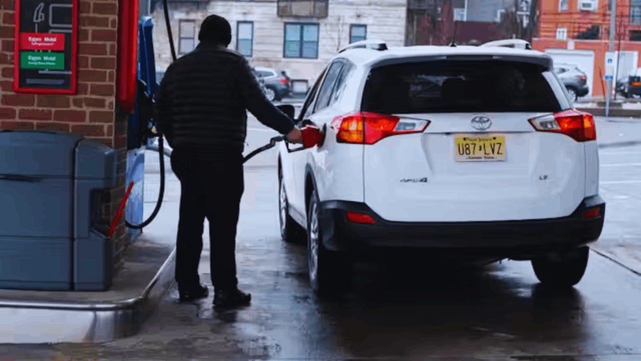 Gas Station Attendants – Discover How to Find Online