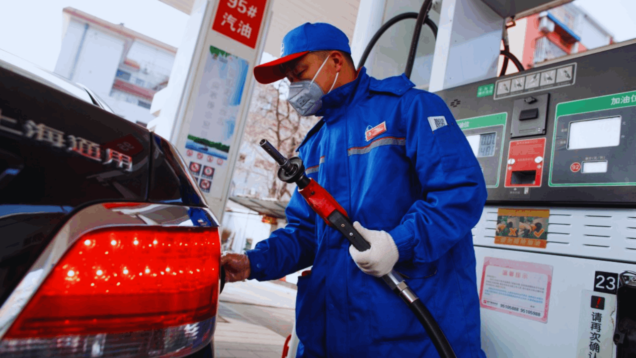 Gas Station Attendants – Discover How to Find Online