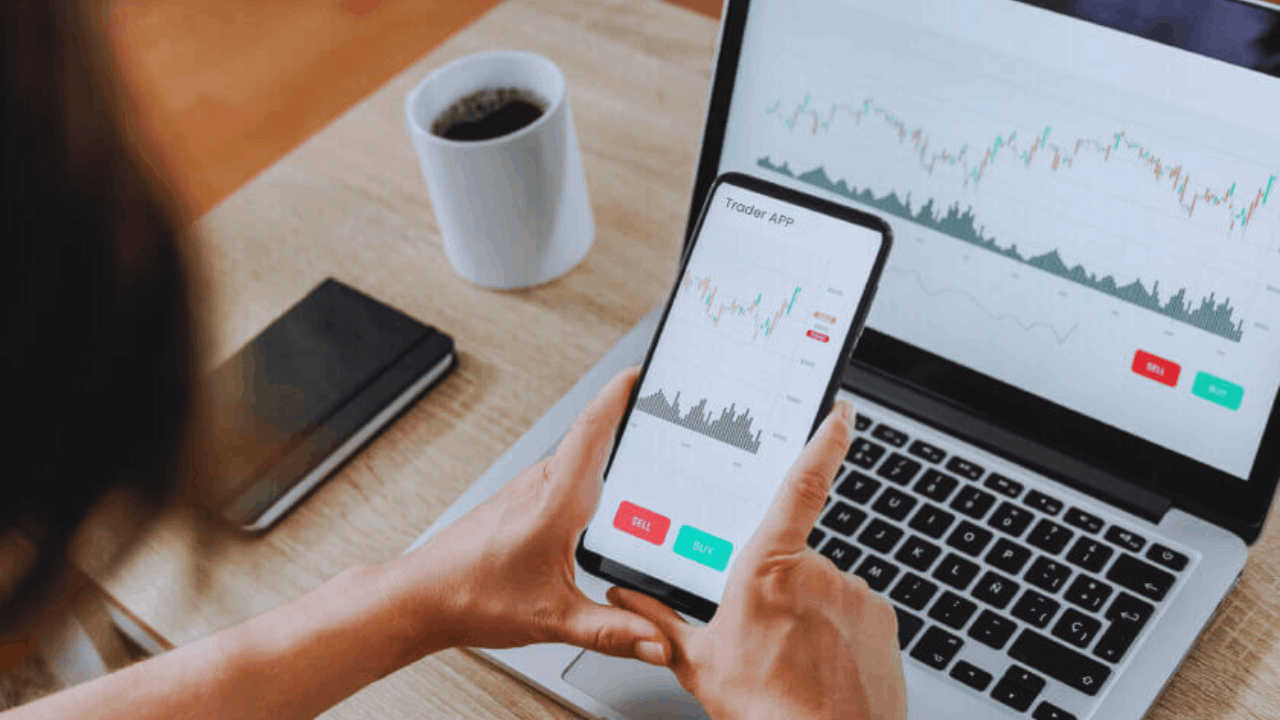 Discover How to Invest Spare Change with Micro-Investment Apps