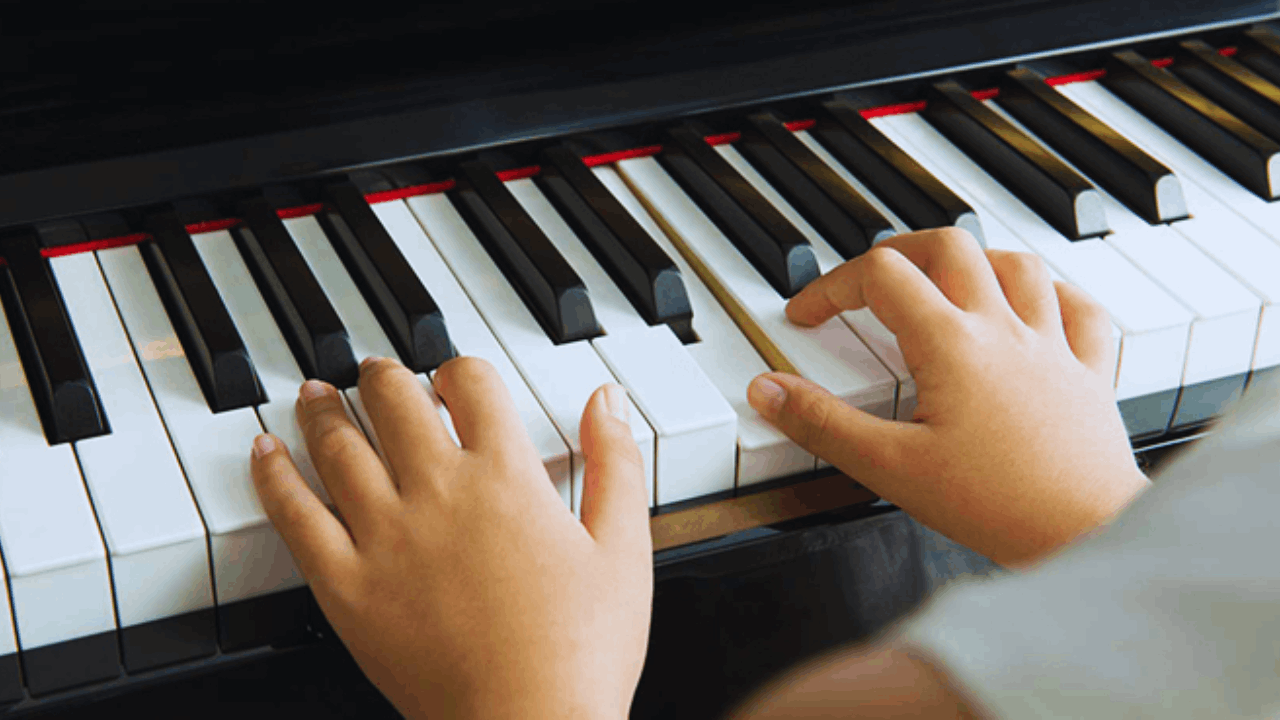 How to Play the Piano Online - Discover How